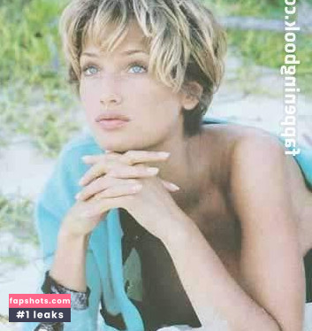 Manon Von Gerkan gallery photo #2