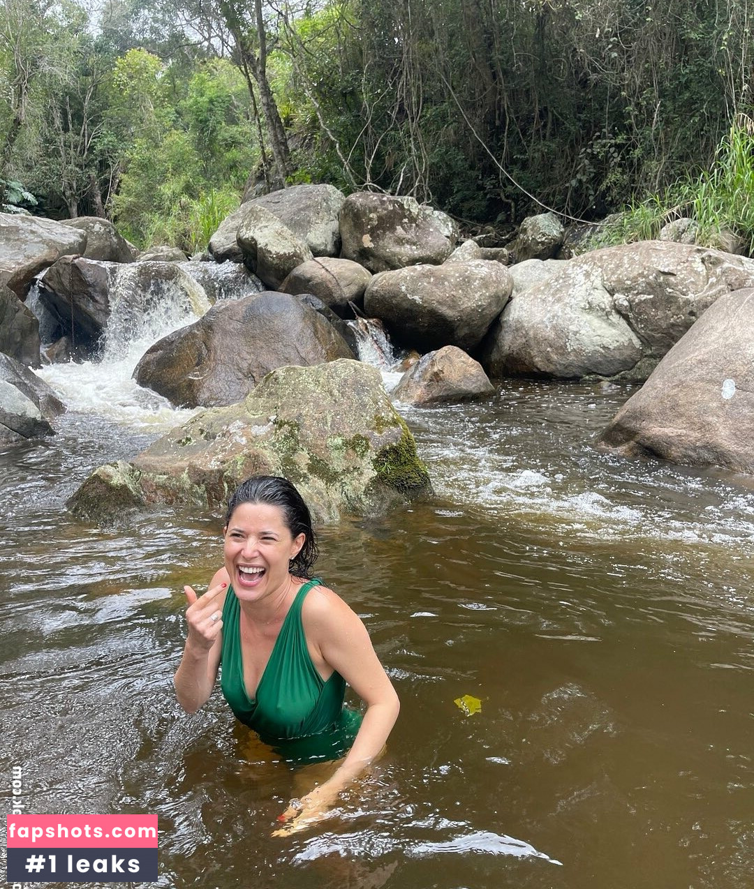 Manuela Do Monte gallery photo #2