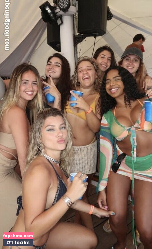 Manuela Vagueiro gallery photo #34