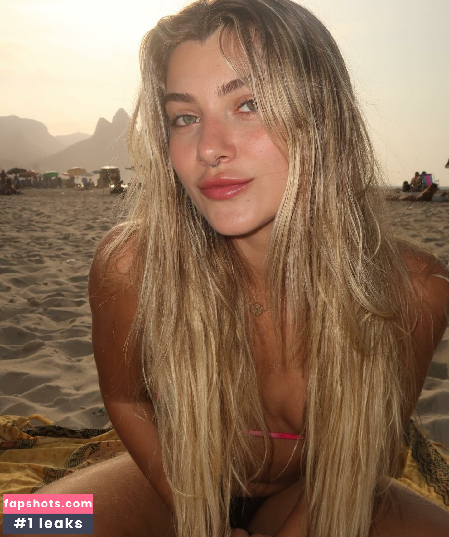 Manuela Vagueiro gallery photo #41