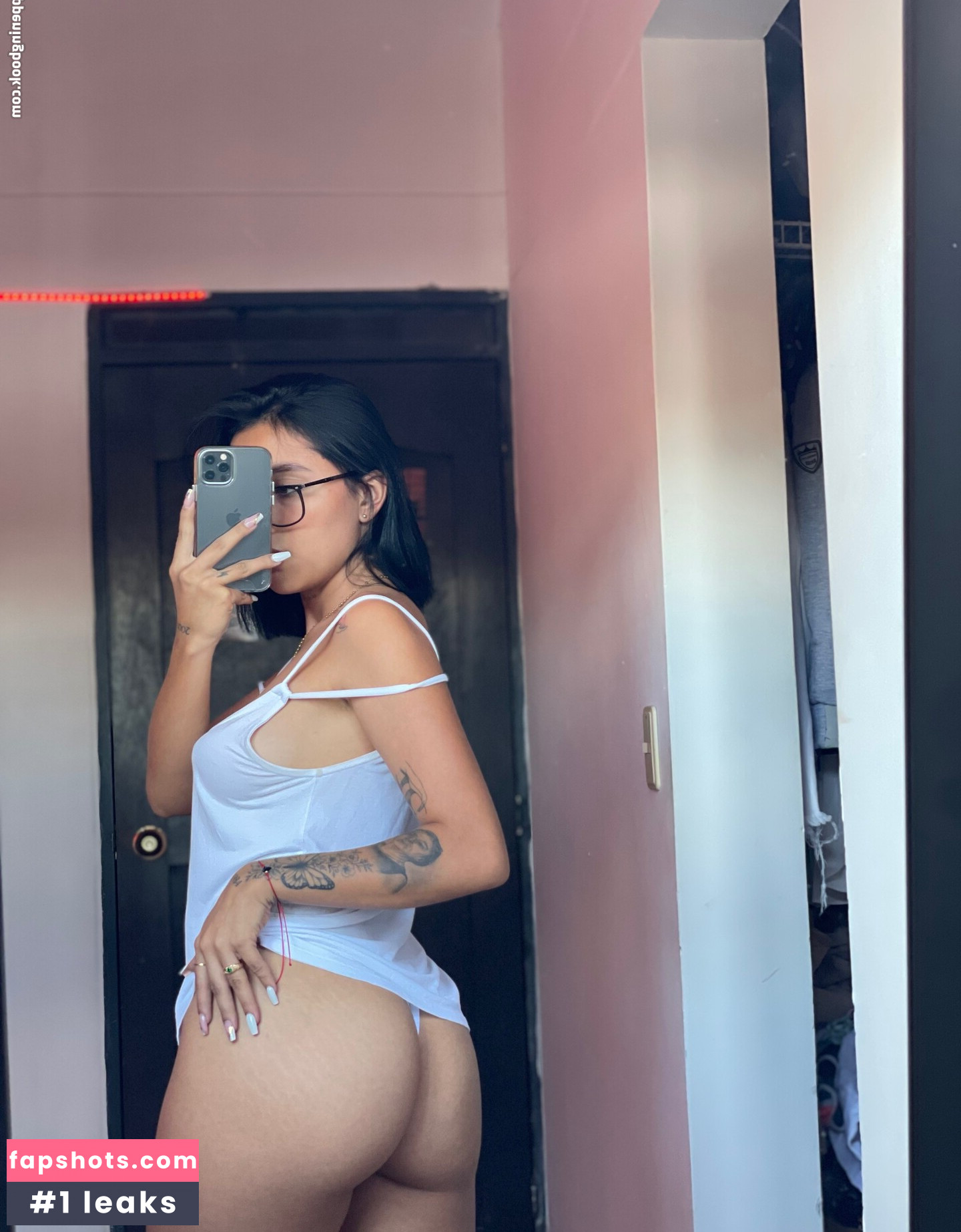 Manuela Valenzuelaaa gallery photo #5