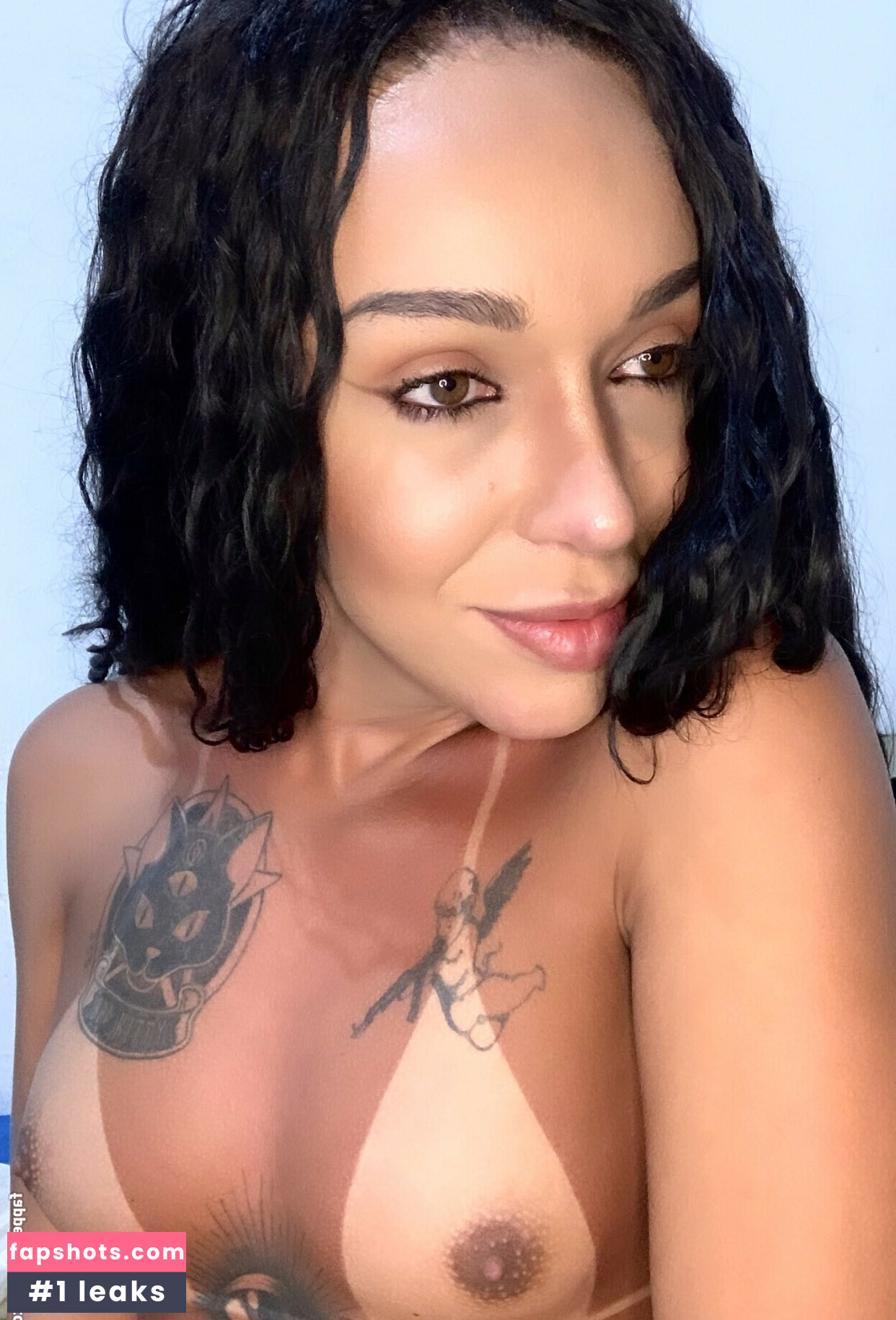 Manuela William gallery photo #19