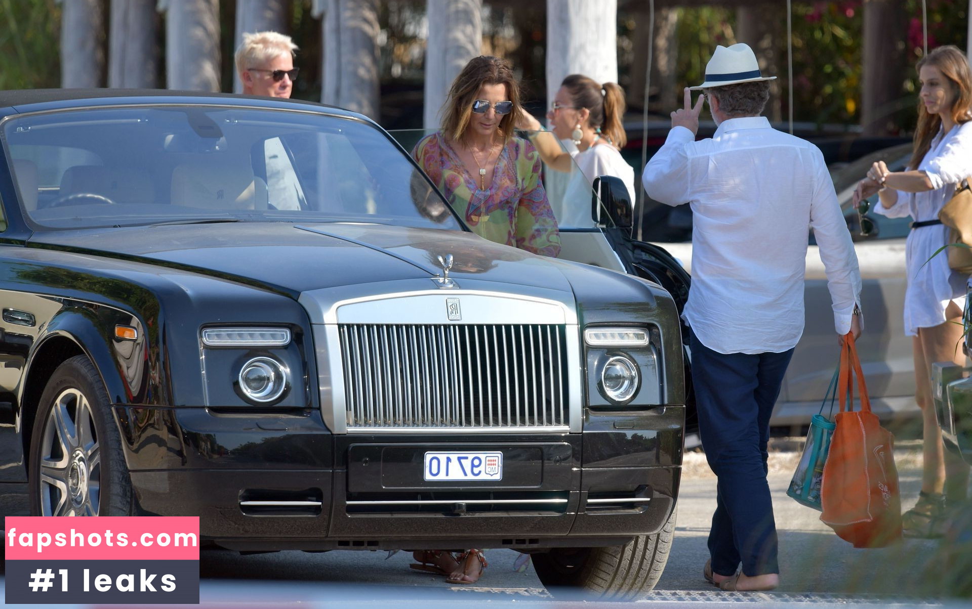 Mar Flores gallery photo #9