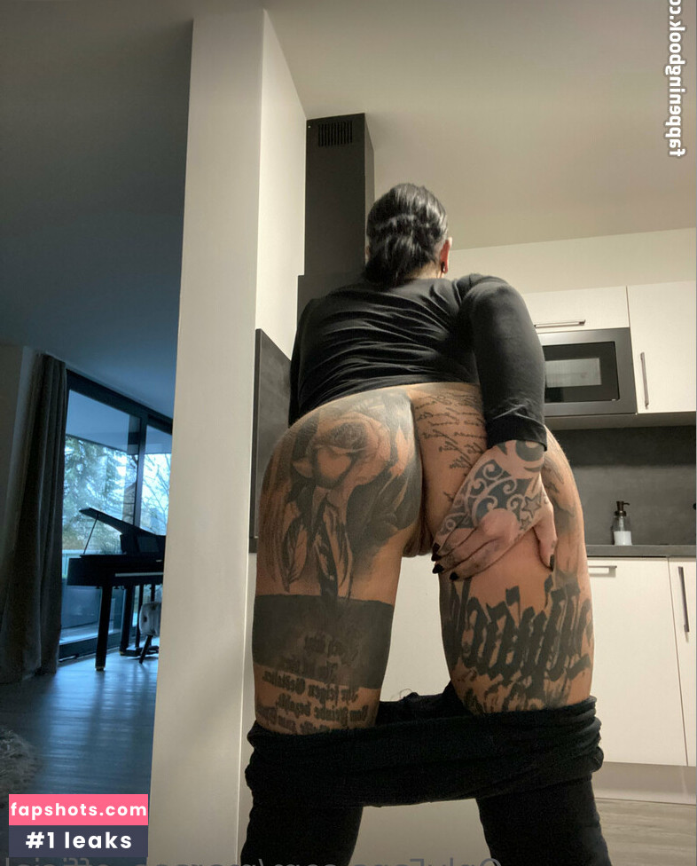 Mara Inkperial gallery photo #3