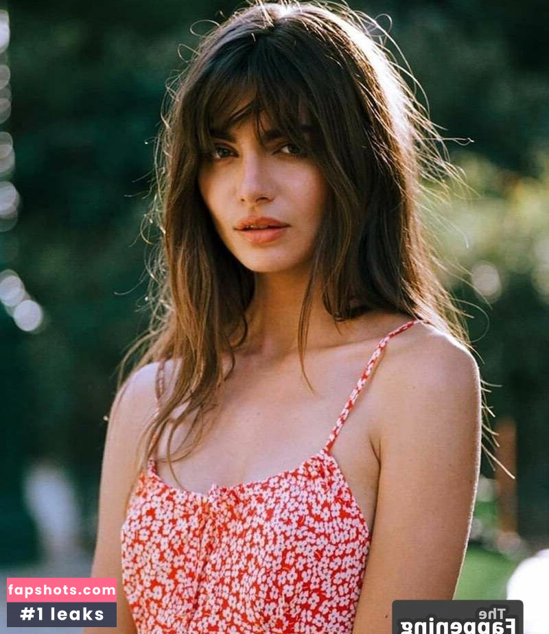 Mara Lafontan gallery photo #31