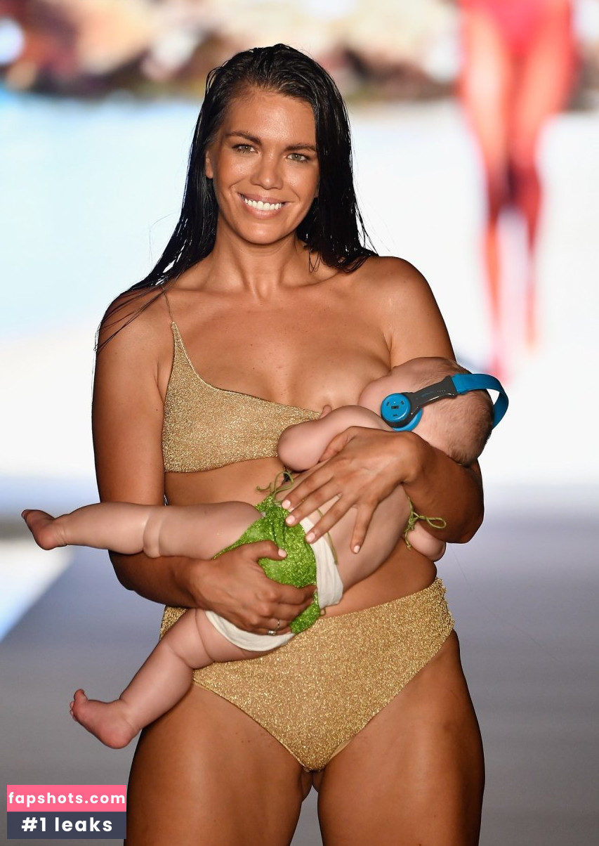 Mara Martin gallery photo #6