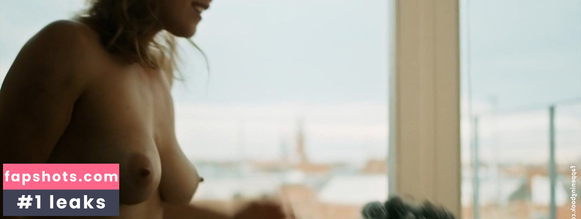 Mara Scherzinger gallery photo #7