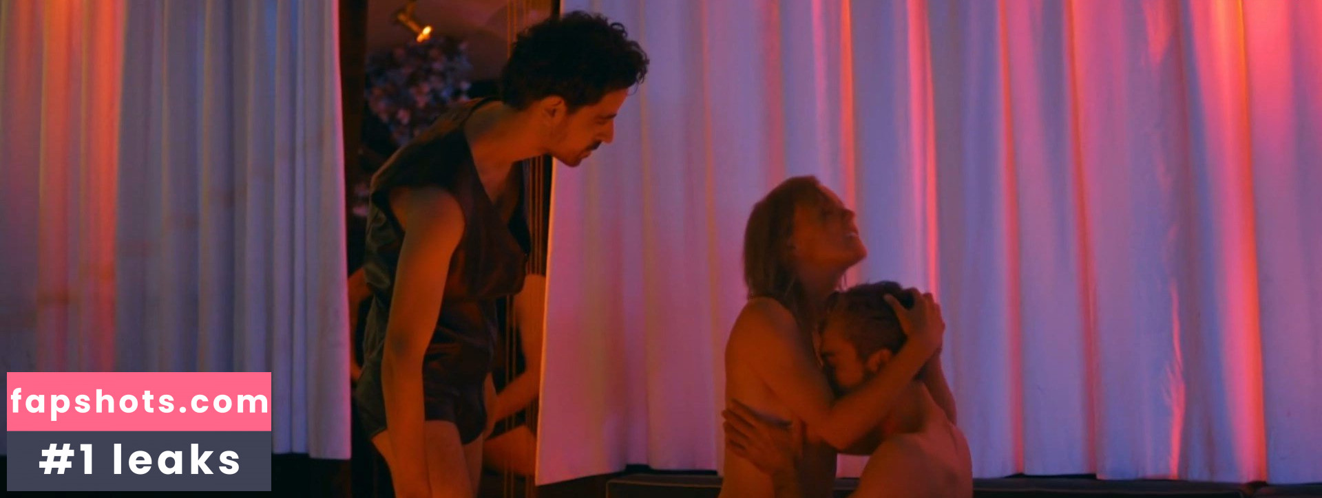 Mara Scherzinger gallery photo #9