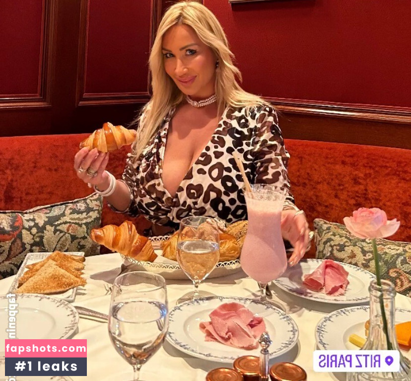 Mara Traversi gallery photo #19