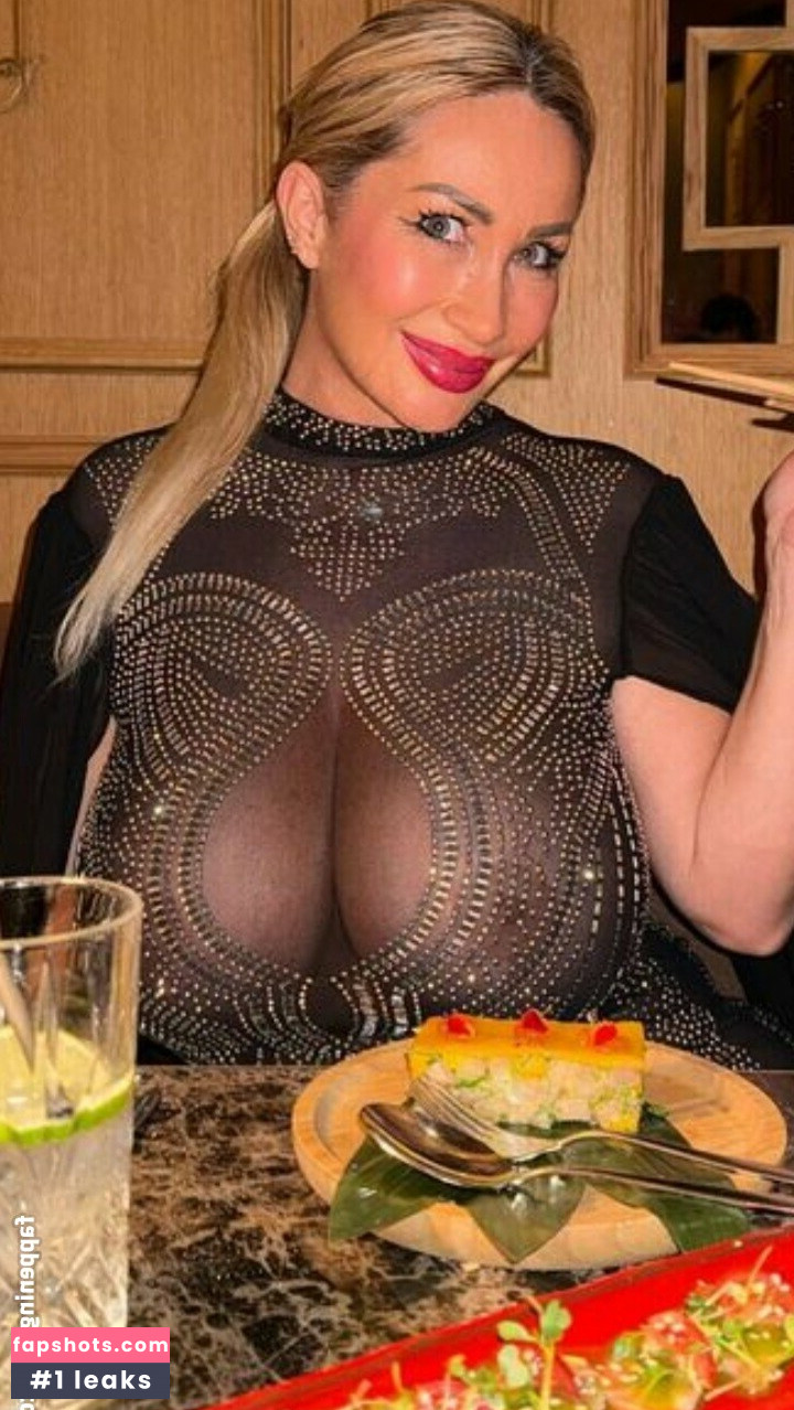 Mara Traversi gallery photo #3