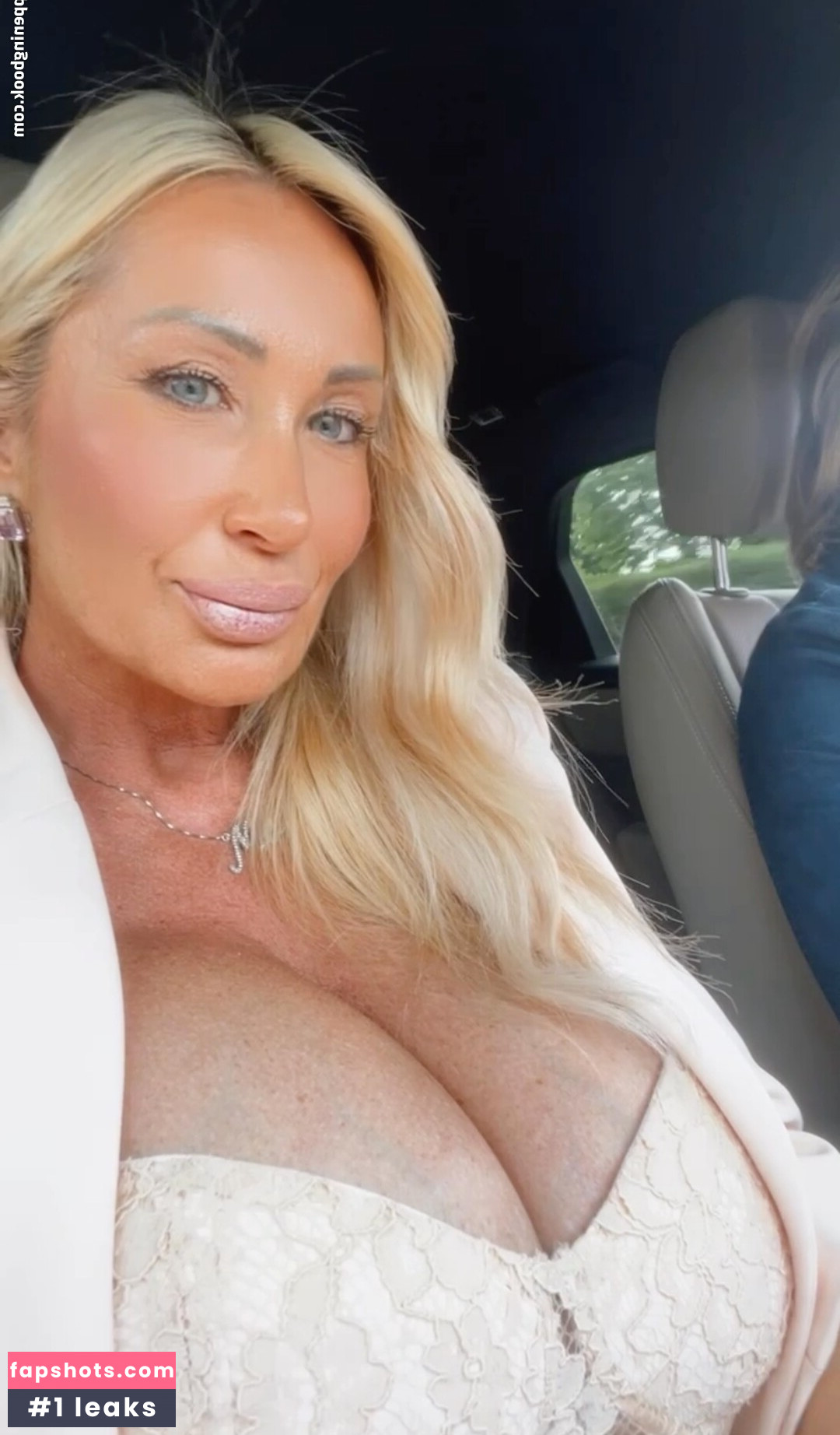 Mara Traversi nude babe gallery