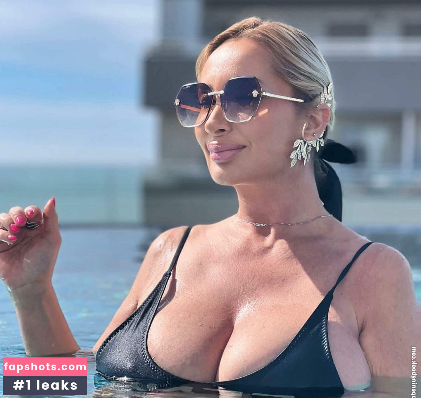 Mara Traversi gallery photo #49