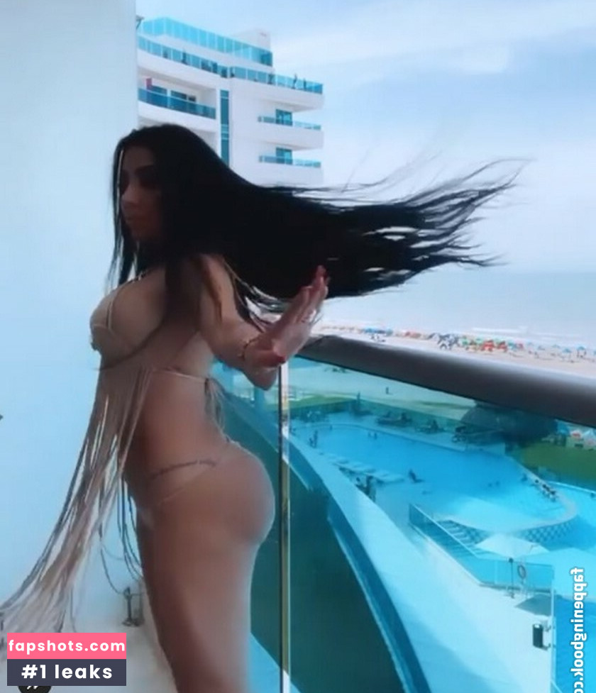 Marcela Reyes gallery photo #7