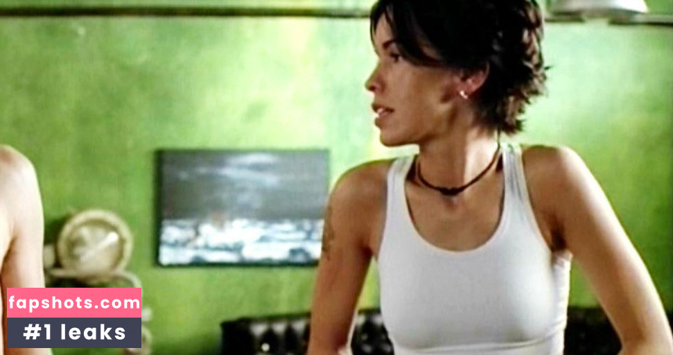 Mareike Fell gallery photo #9