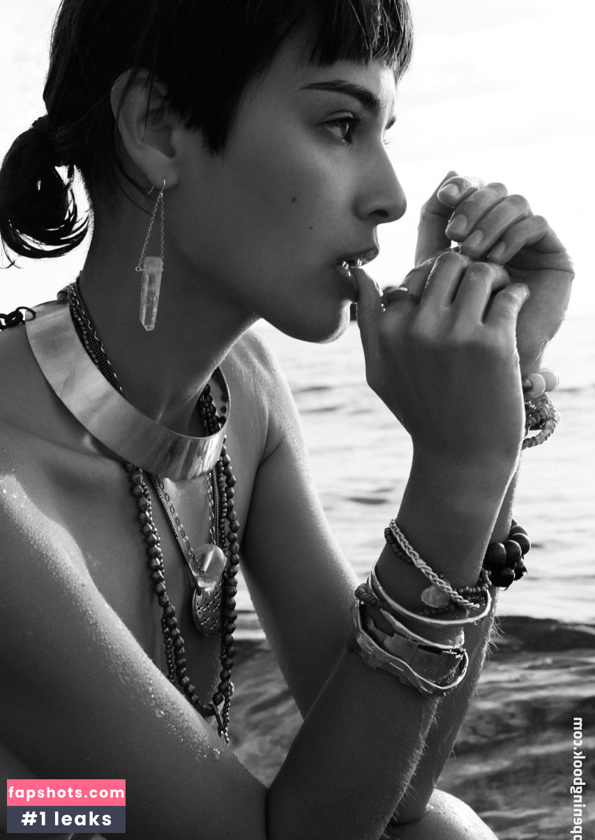 Margaux Brooke gallery photo #18