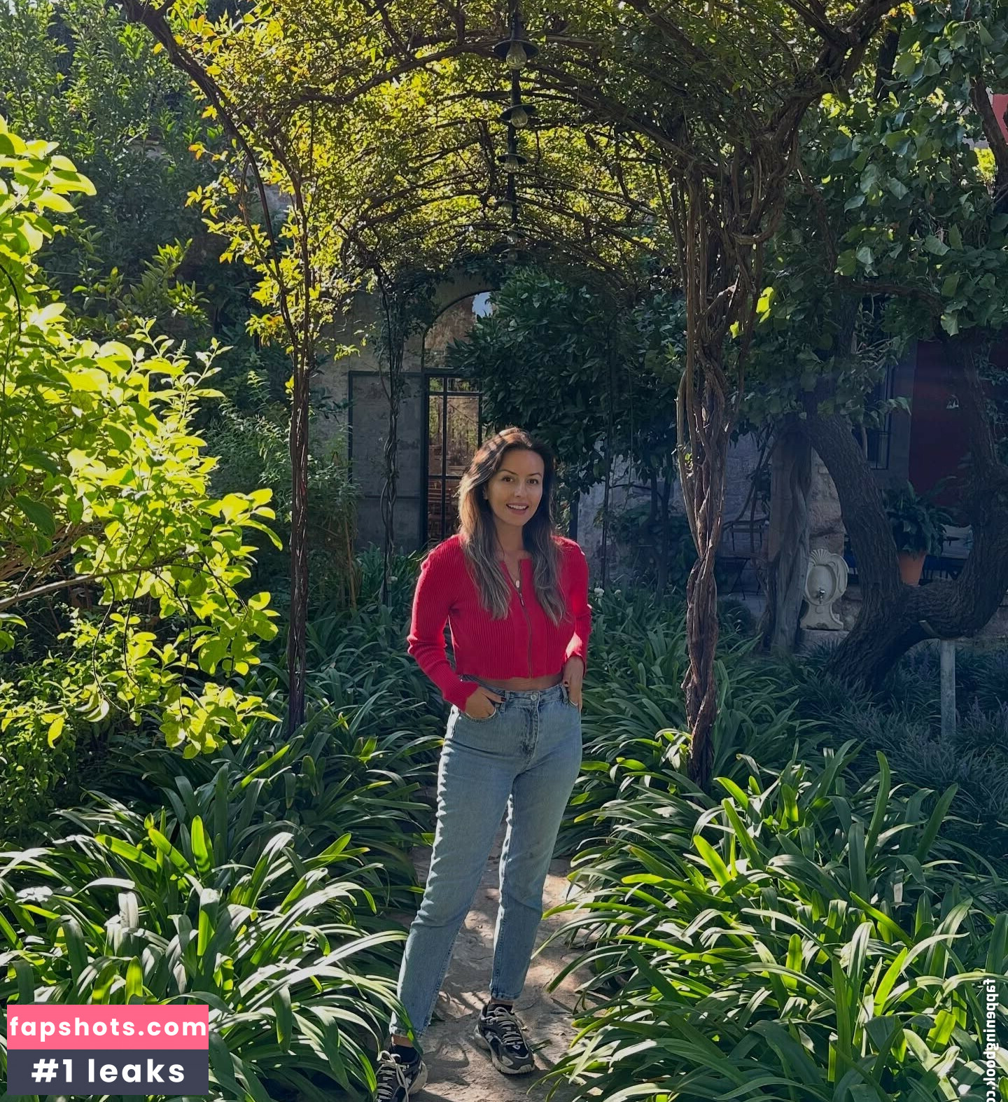 MargauxTheCook nude babe gallery