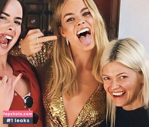 Margot Robbie gallery photo #705