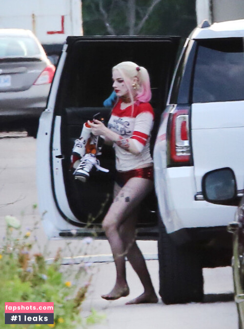 Margot Robbie gallery photo #721