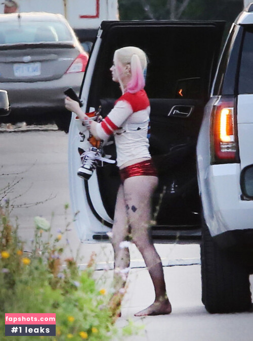 Margot Robbie gallery photo #723