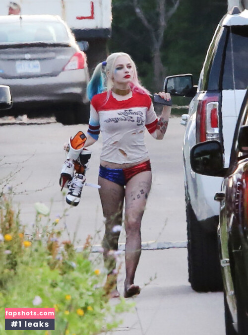 Margot Robbie gallery photo #730