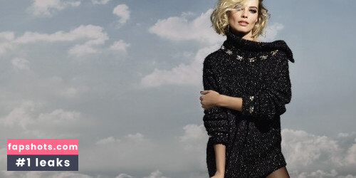 Margot Robbie gallery photo #734