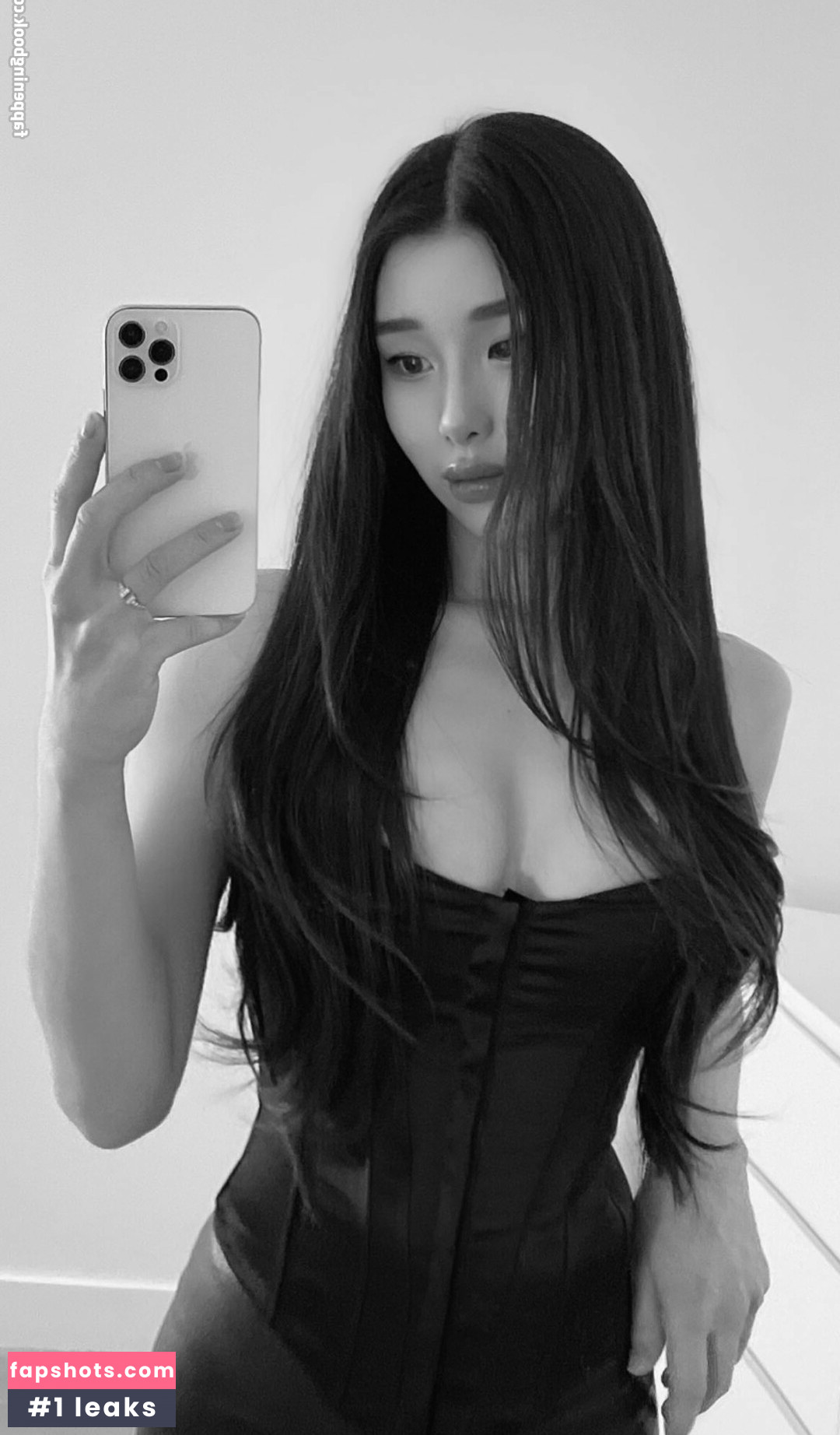 Mari Bambei gallery photo #11