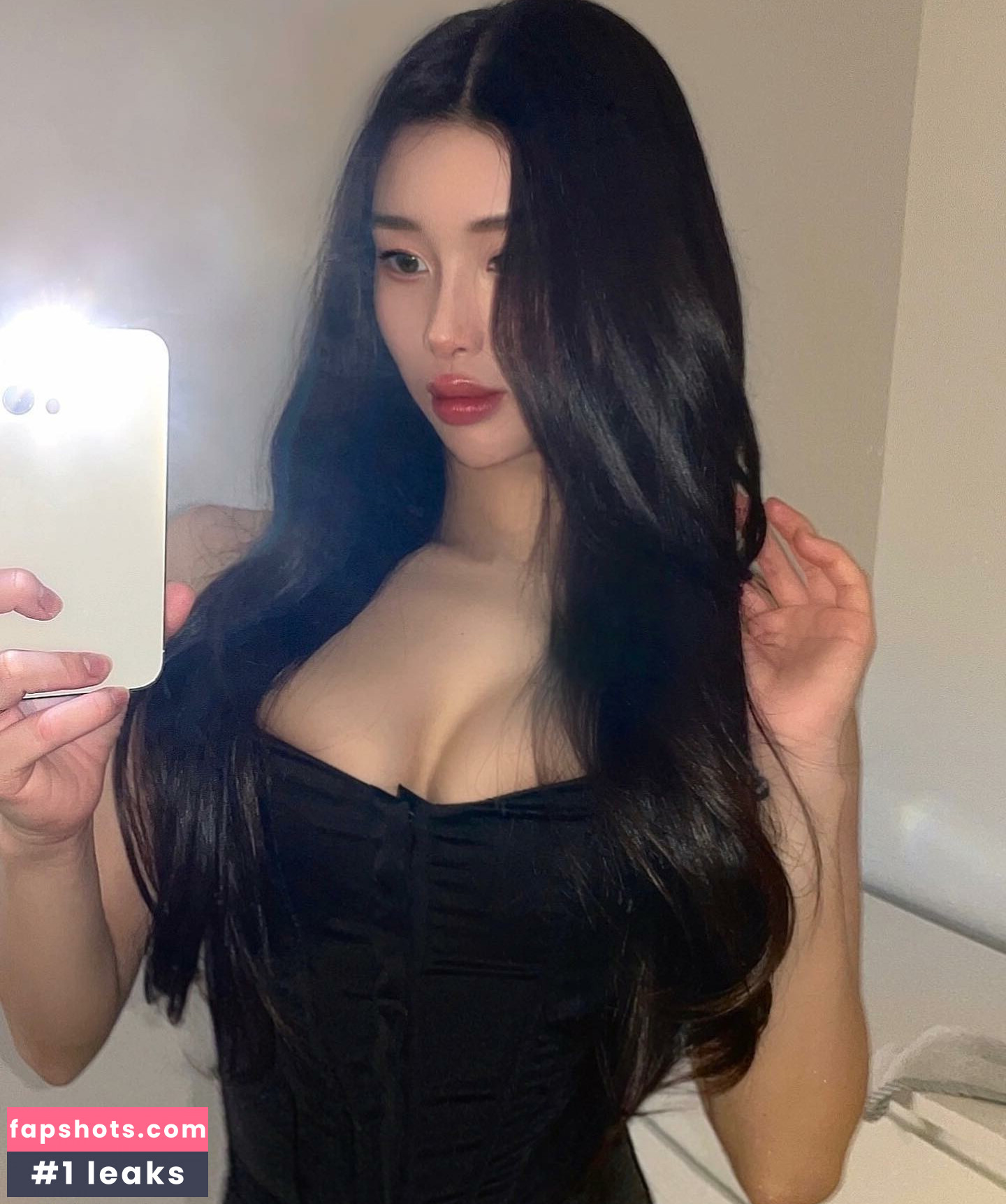 Mari Bambei gallery photo #12