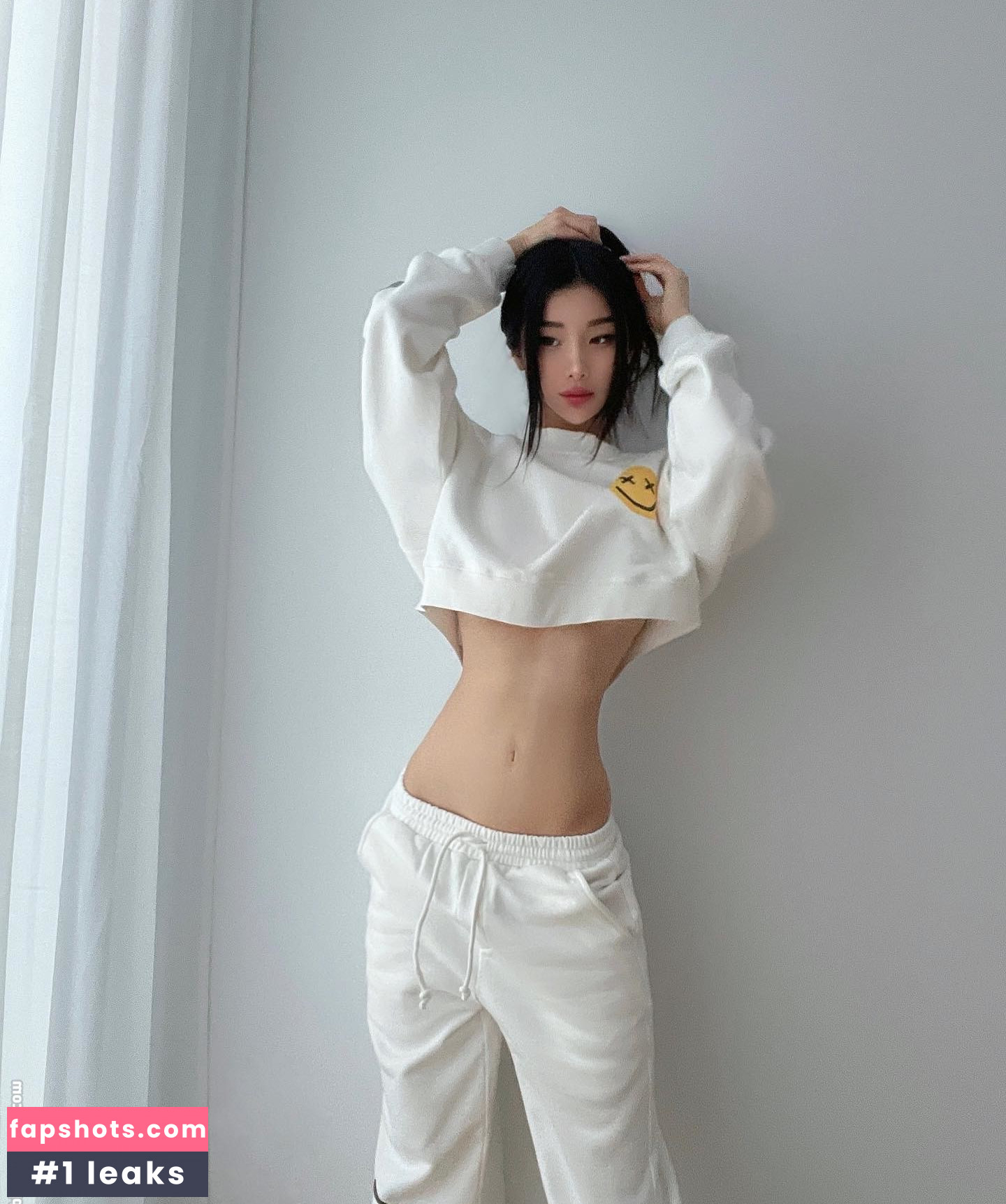 Mari Bambei gallery photo #13