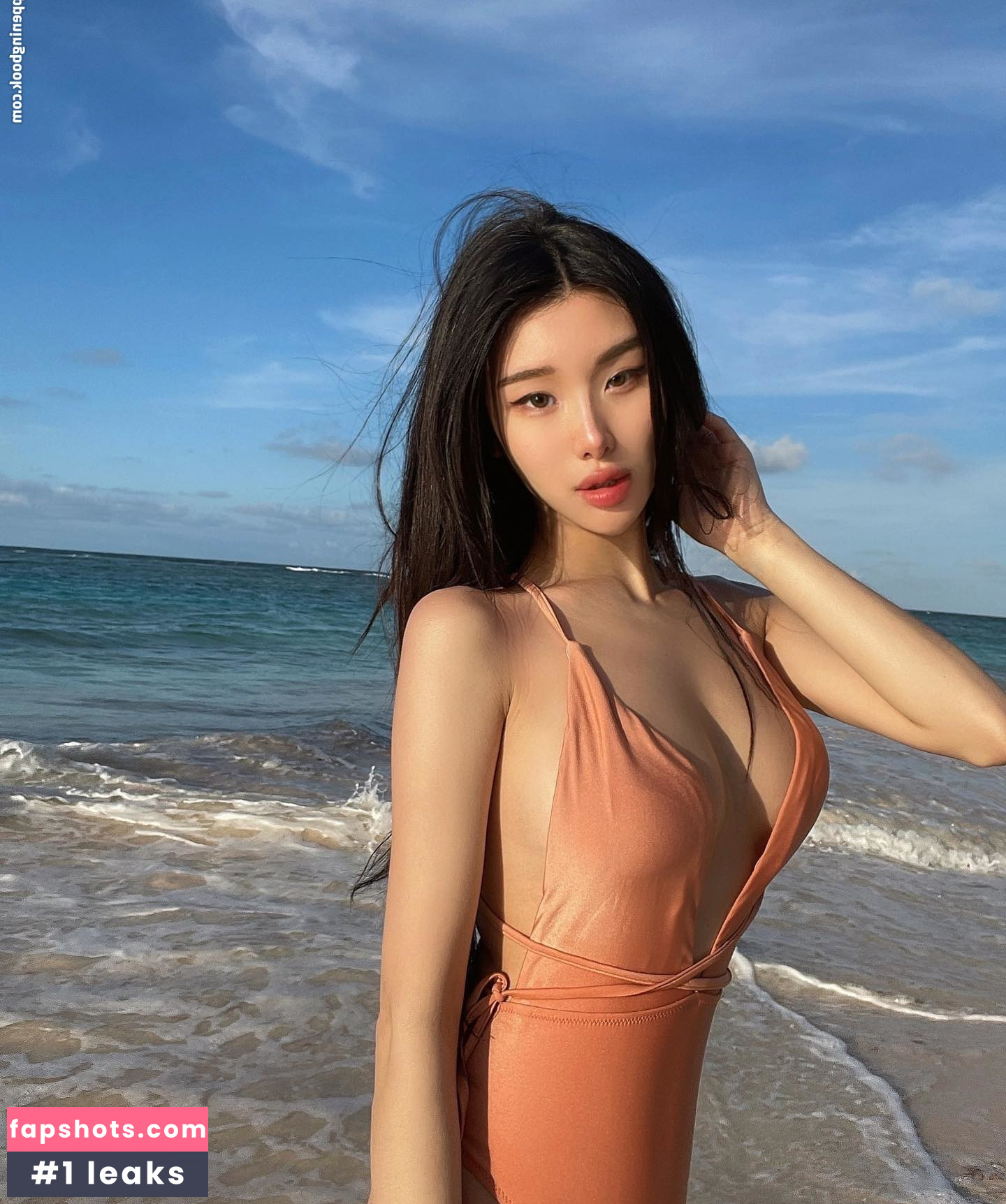 Mari Bambei gallery photo #20