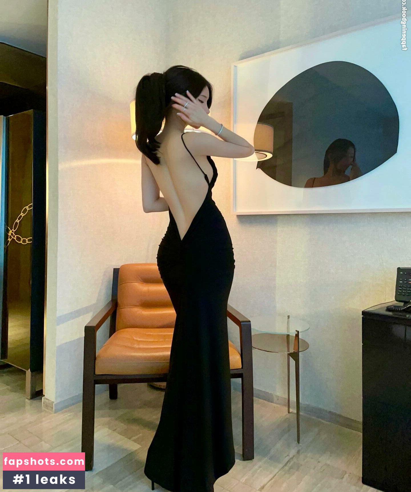 Mari Bambei gallery photo #3