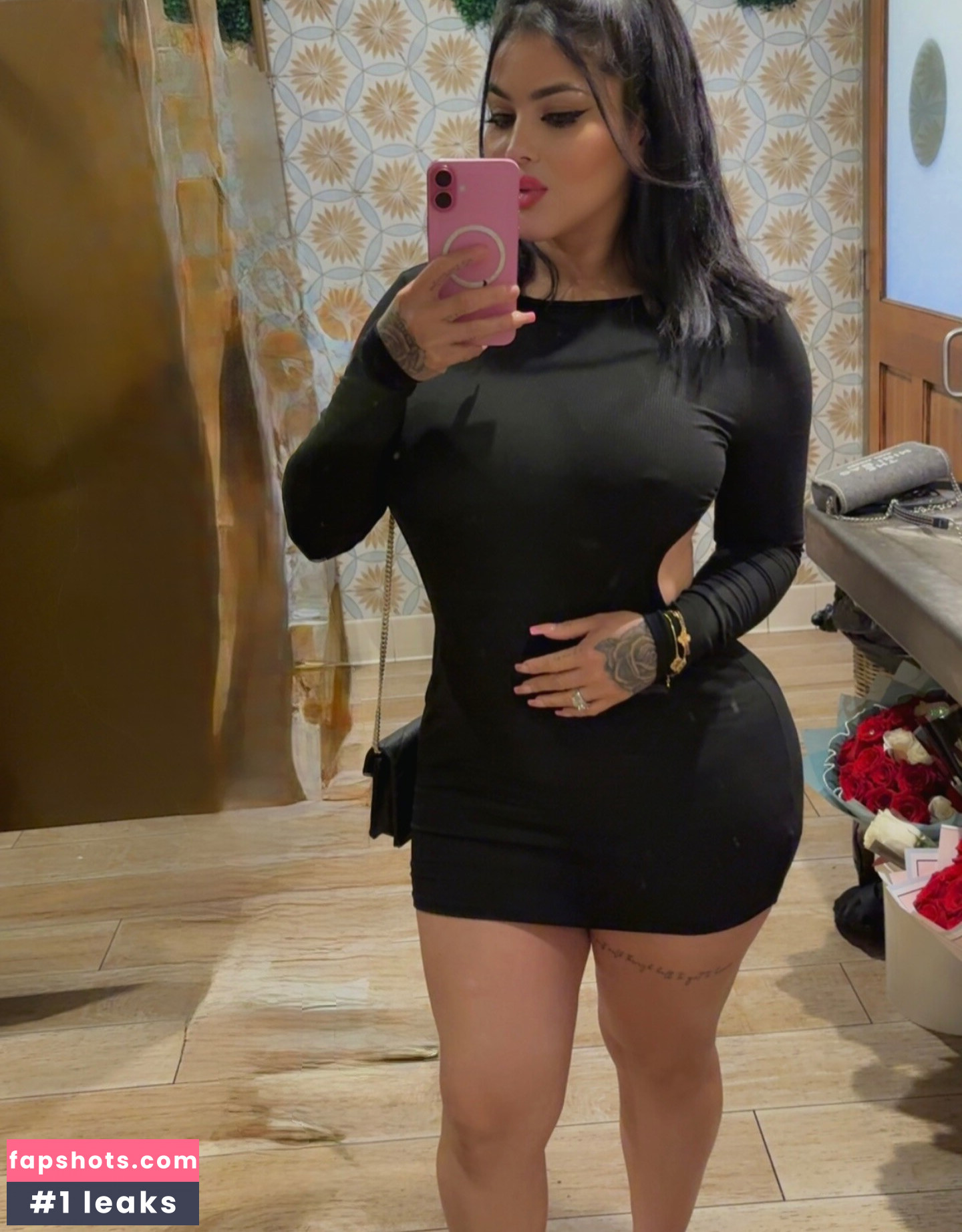 Mari Chuy nude babe gallery