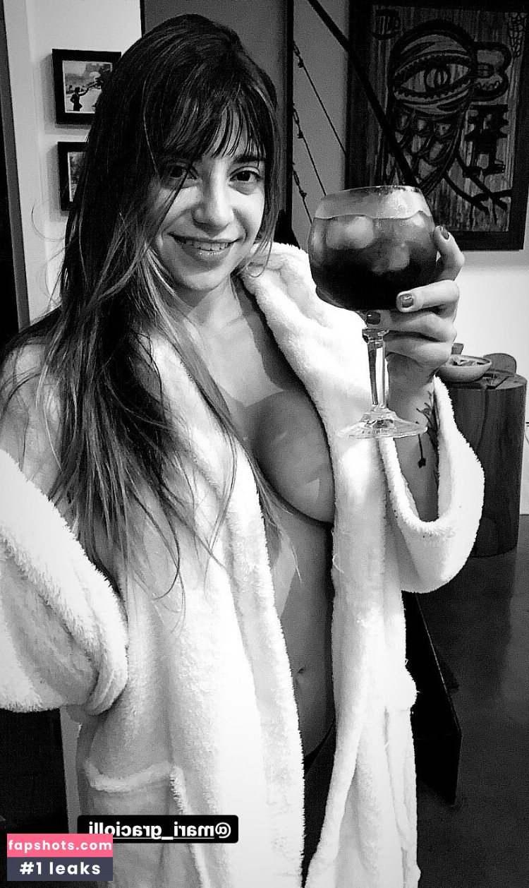 Mari Graciolli gallery photo #13