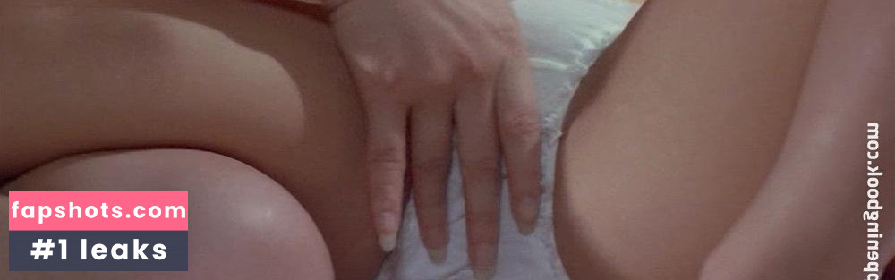 Mari Kishida gallery photo #4