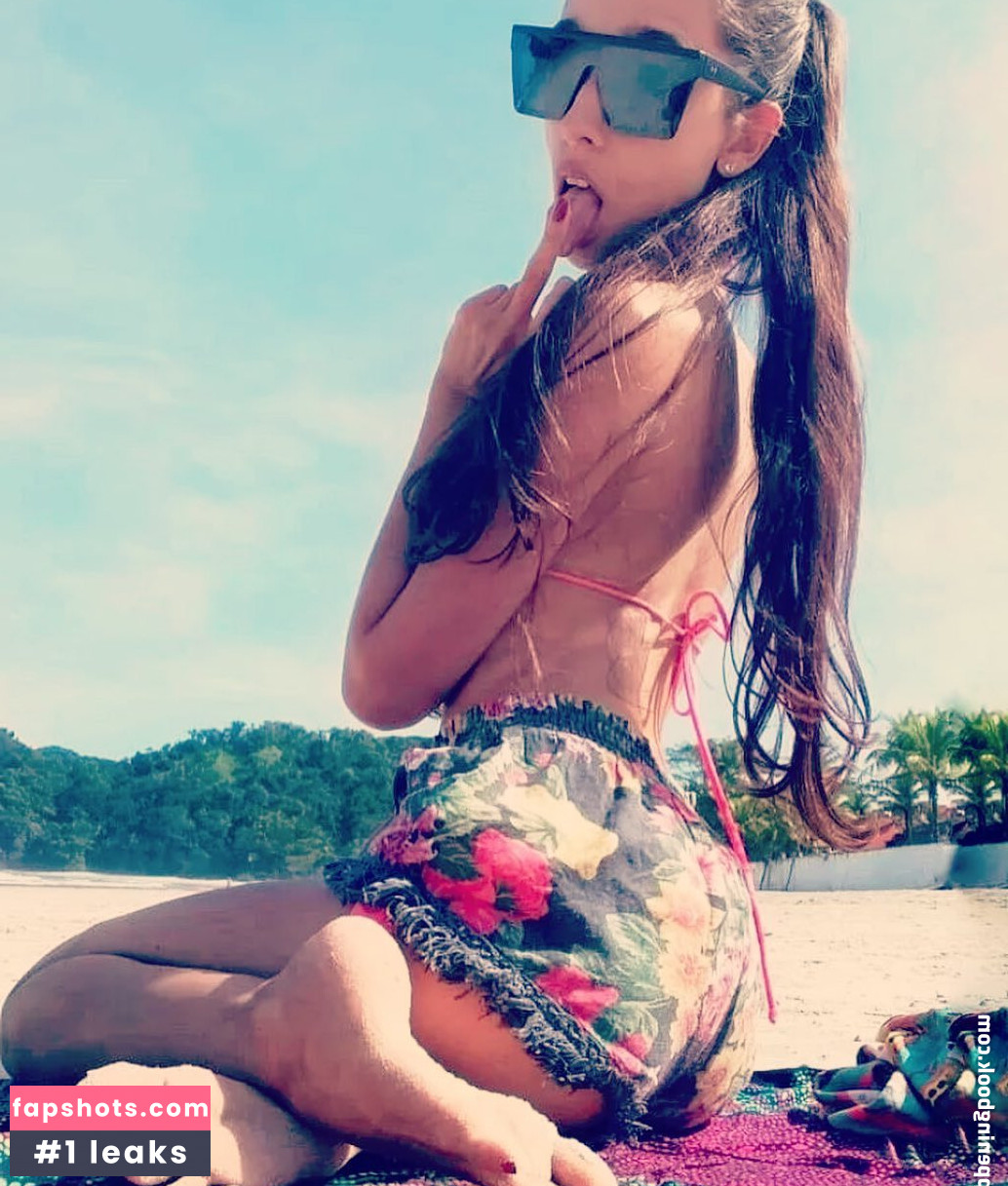 Mari Morales gallery photo #7