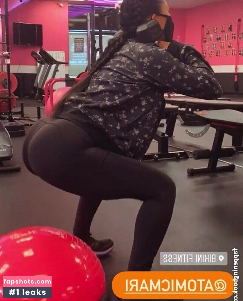 Mari Takahashi gallery photo #12