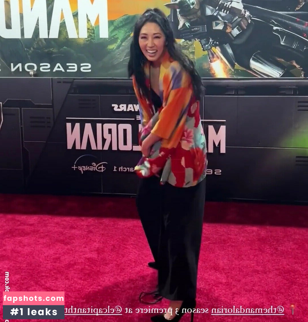 Mari Takahashi gallery photo #4