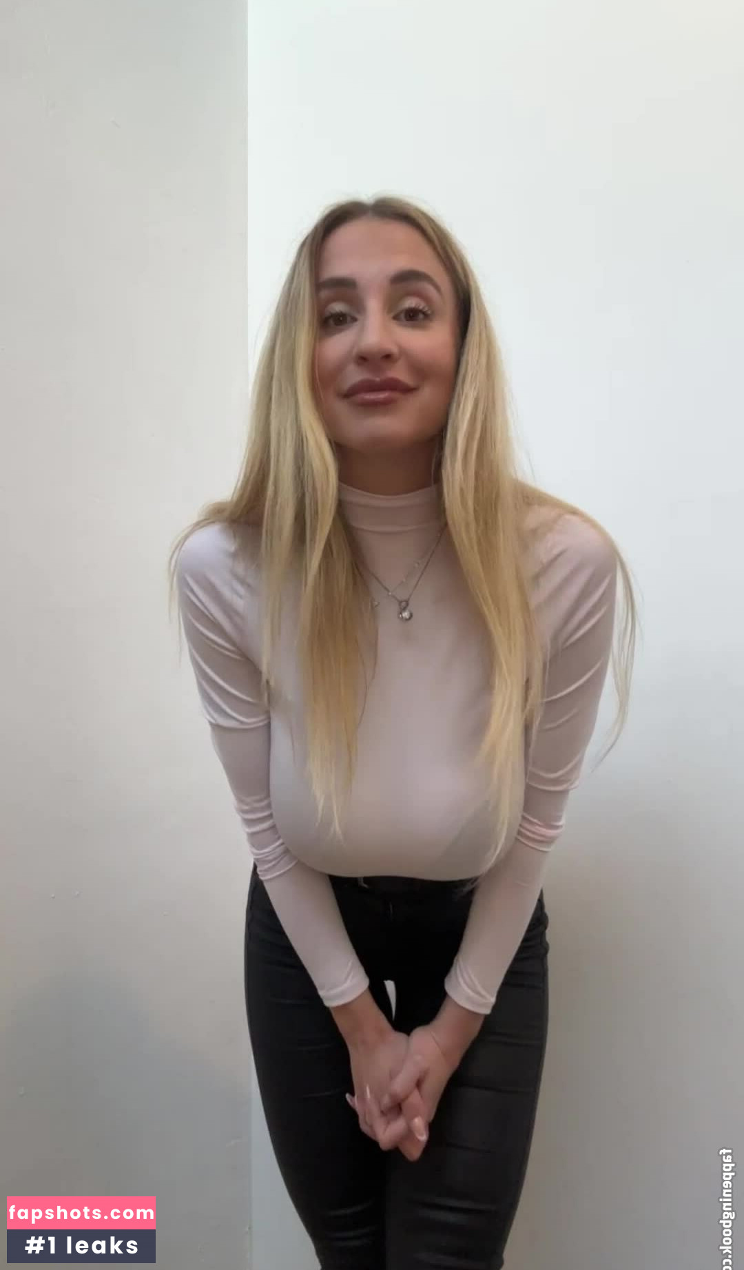 Maria Arreghini gallery photo #31