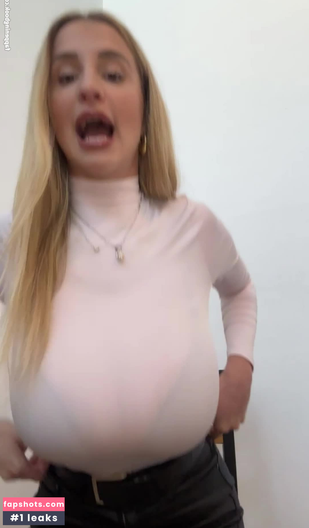 Maria Arreghini gallery photo #36