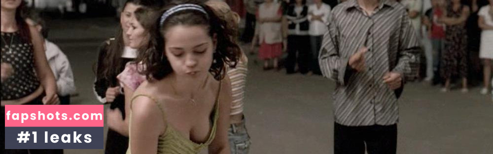 Maria Dinulescu gallery photo #3