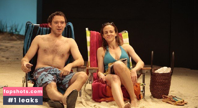 Maria Dizzia gallery photo #22