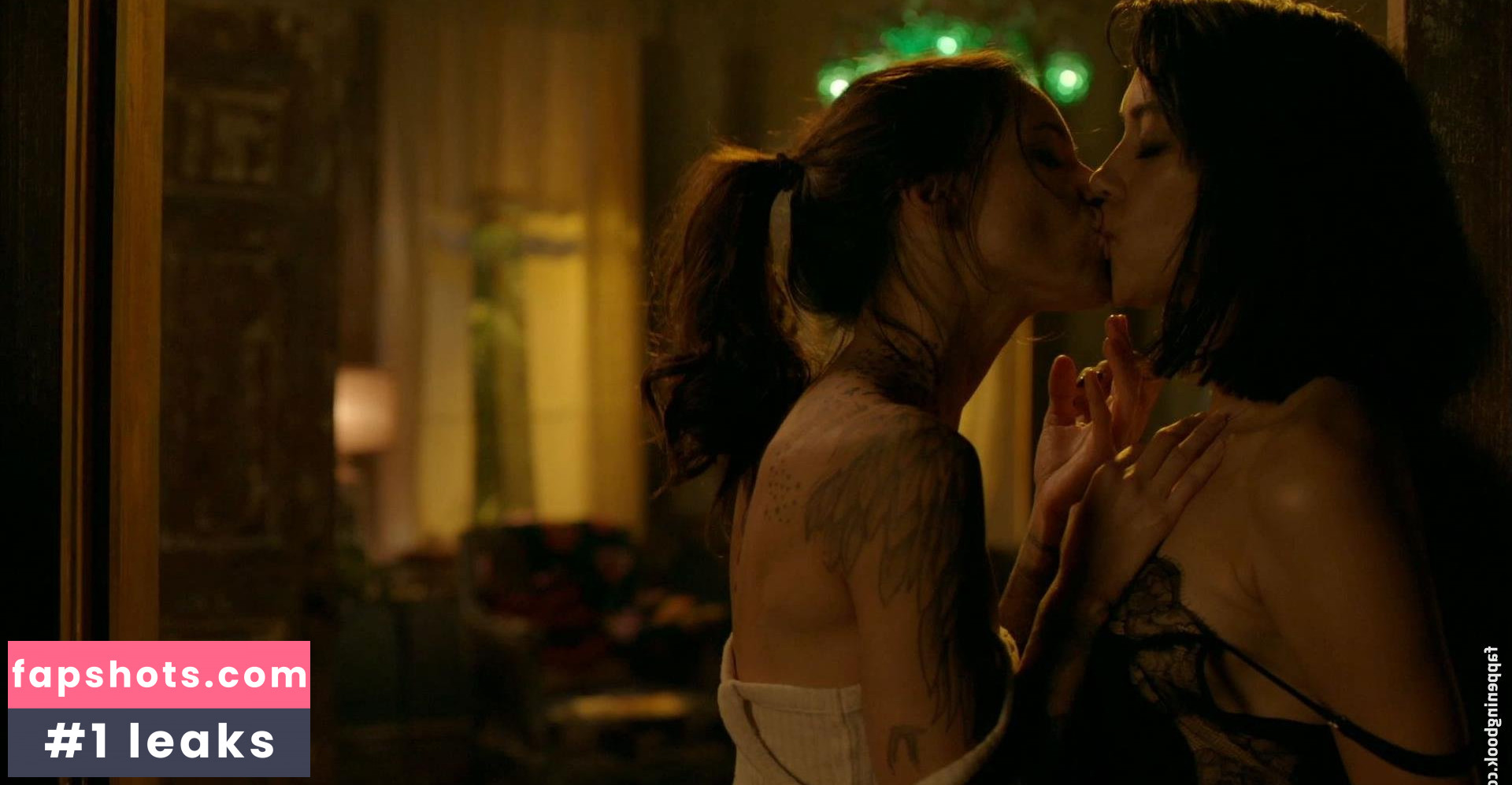 Maria-Elena Laas gallery photo #3