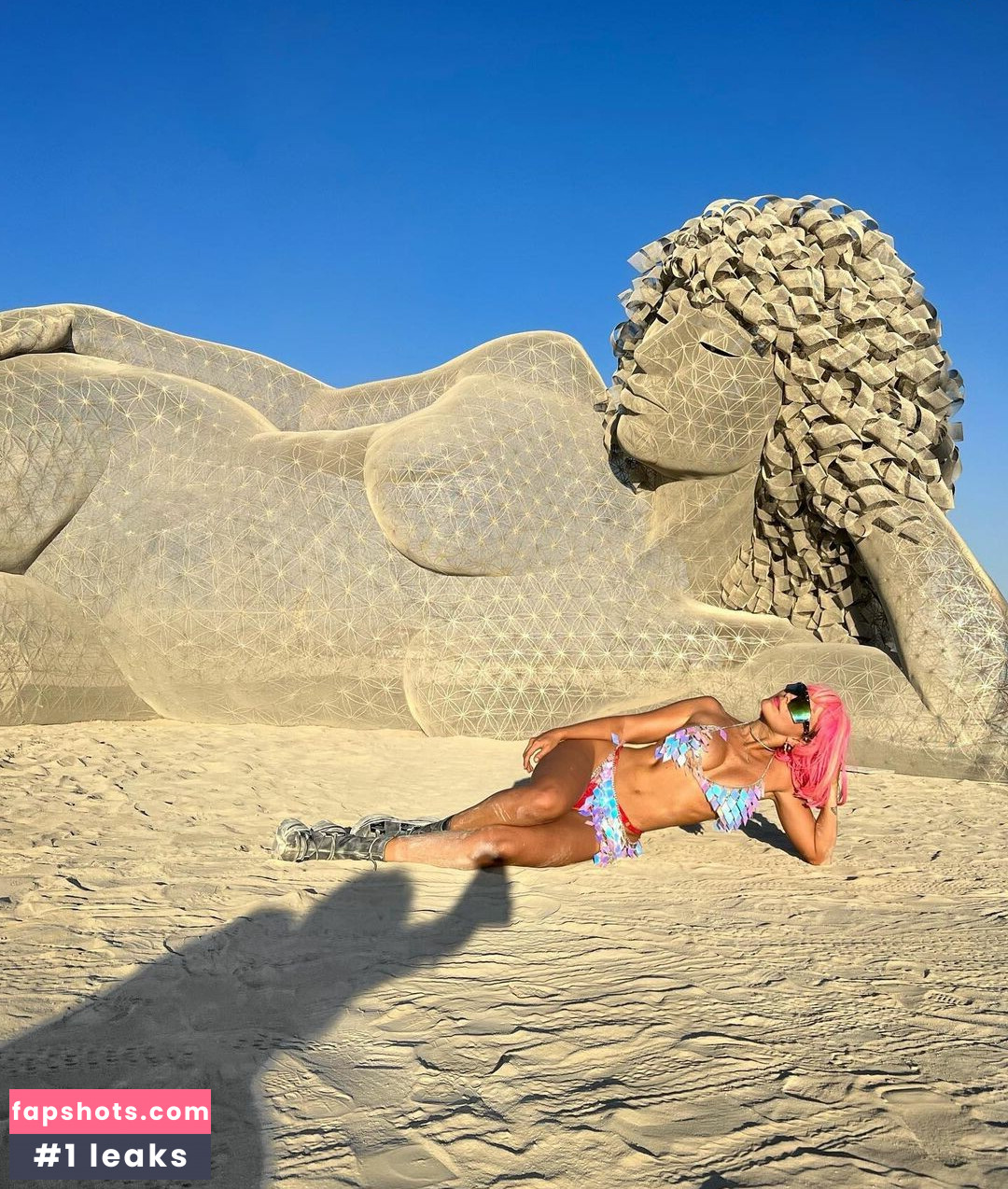 Maria Elisa Camargo gallery photo #25