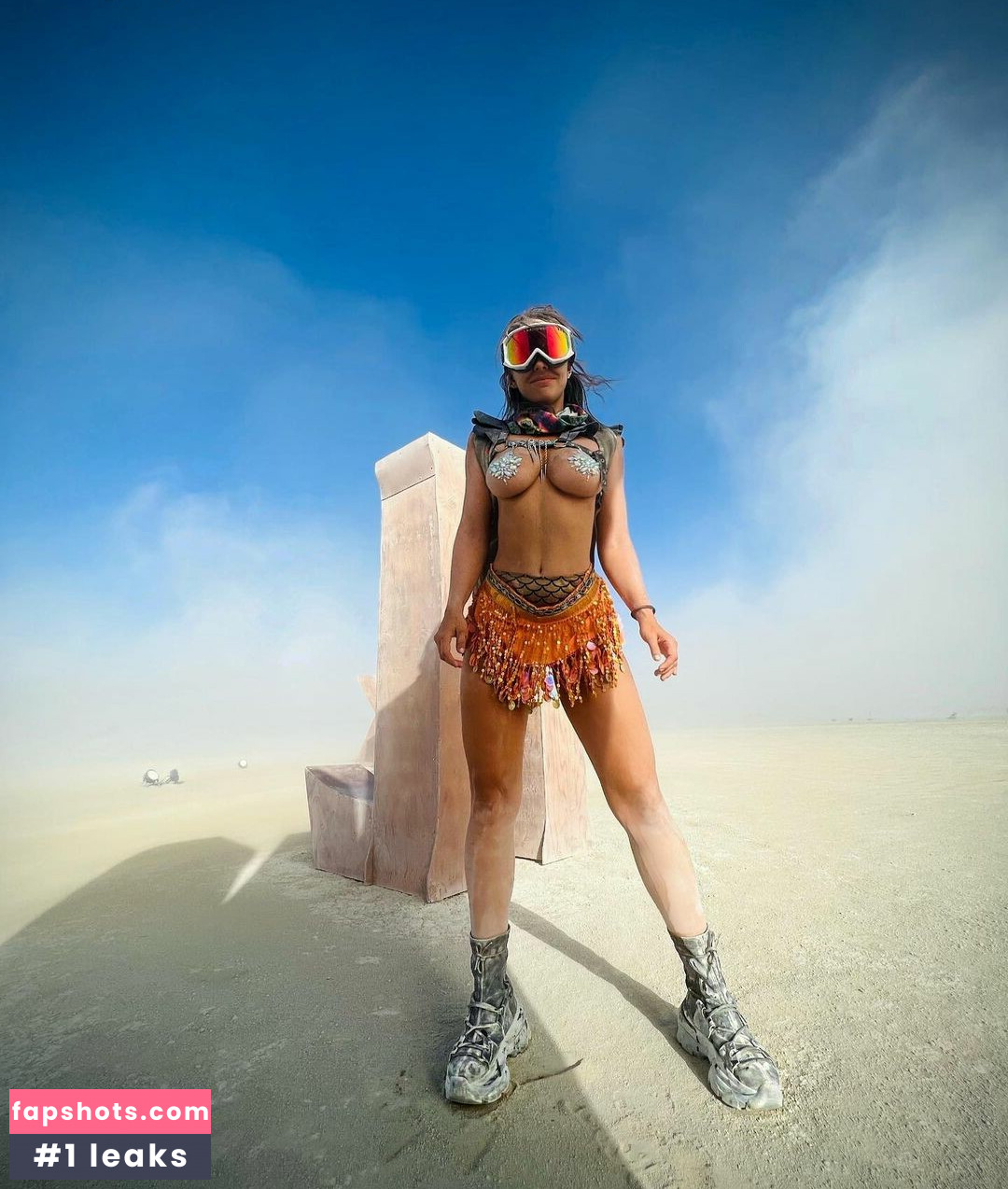 Maria Elisa Camargo gallery photo #28