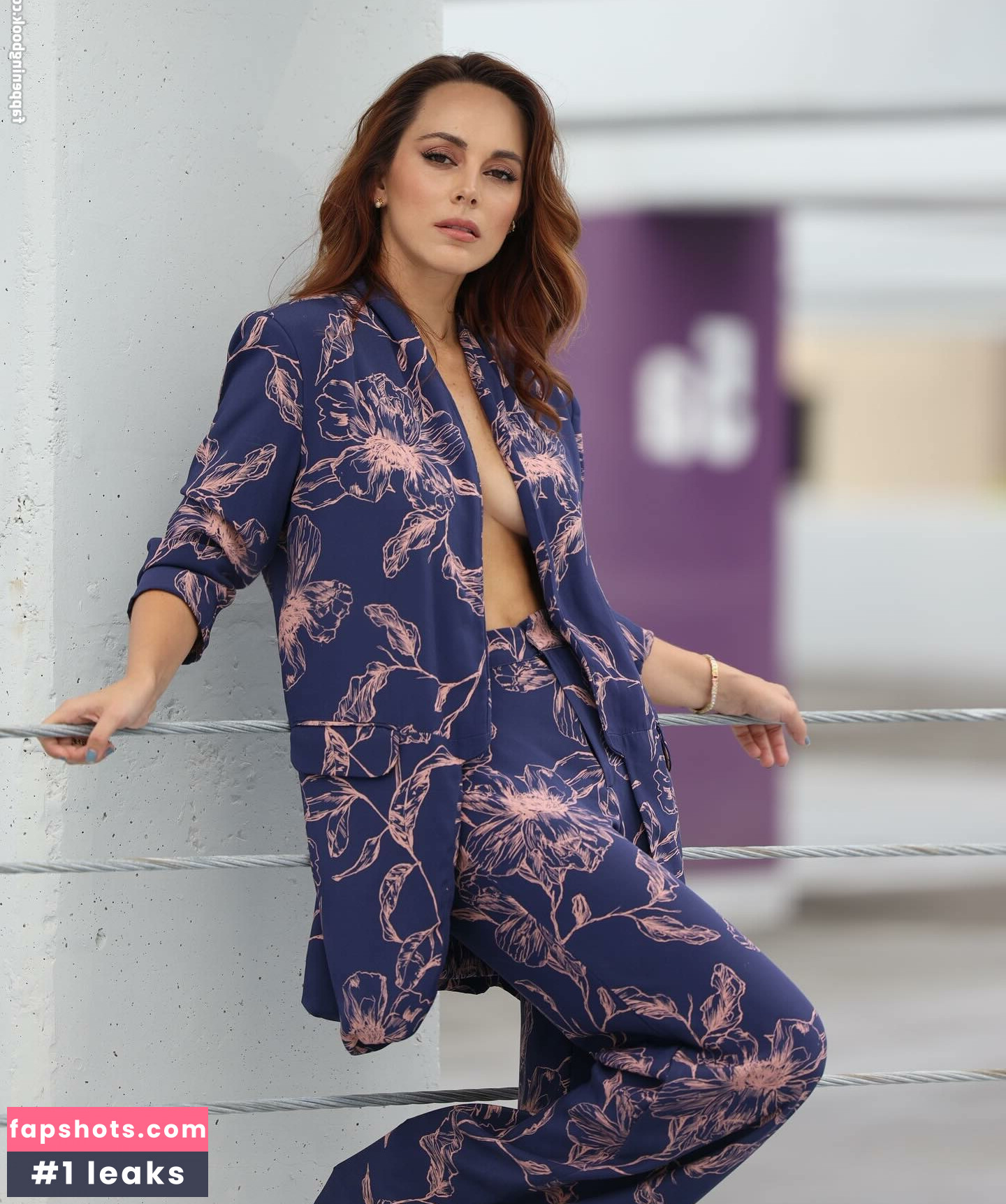 Maria Elisa Camargo gallery photo #8