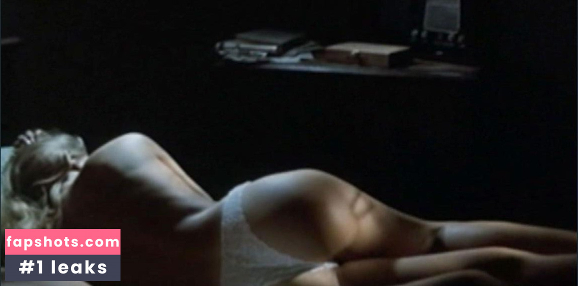 María Ellingsen gallery photo #3