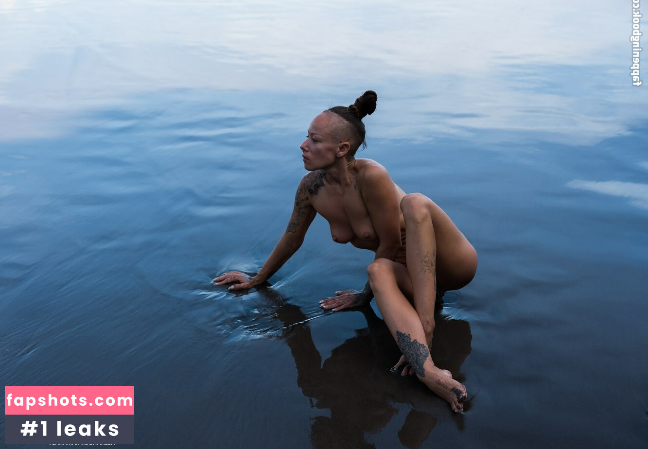 Maria Kasta gallery photo #43