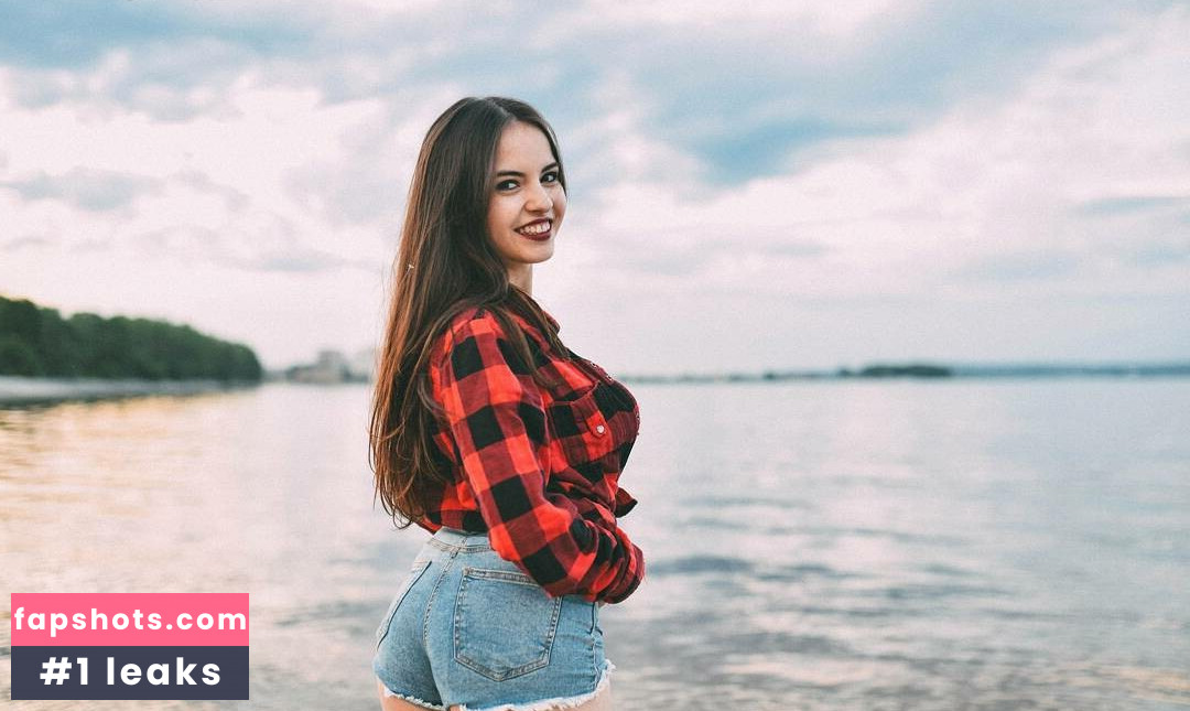 Maria Kooks gallery photo #17