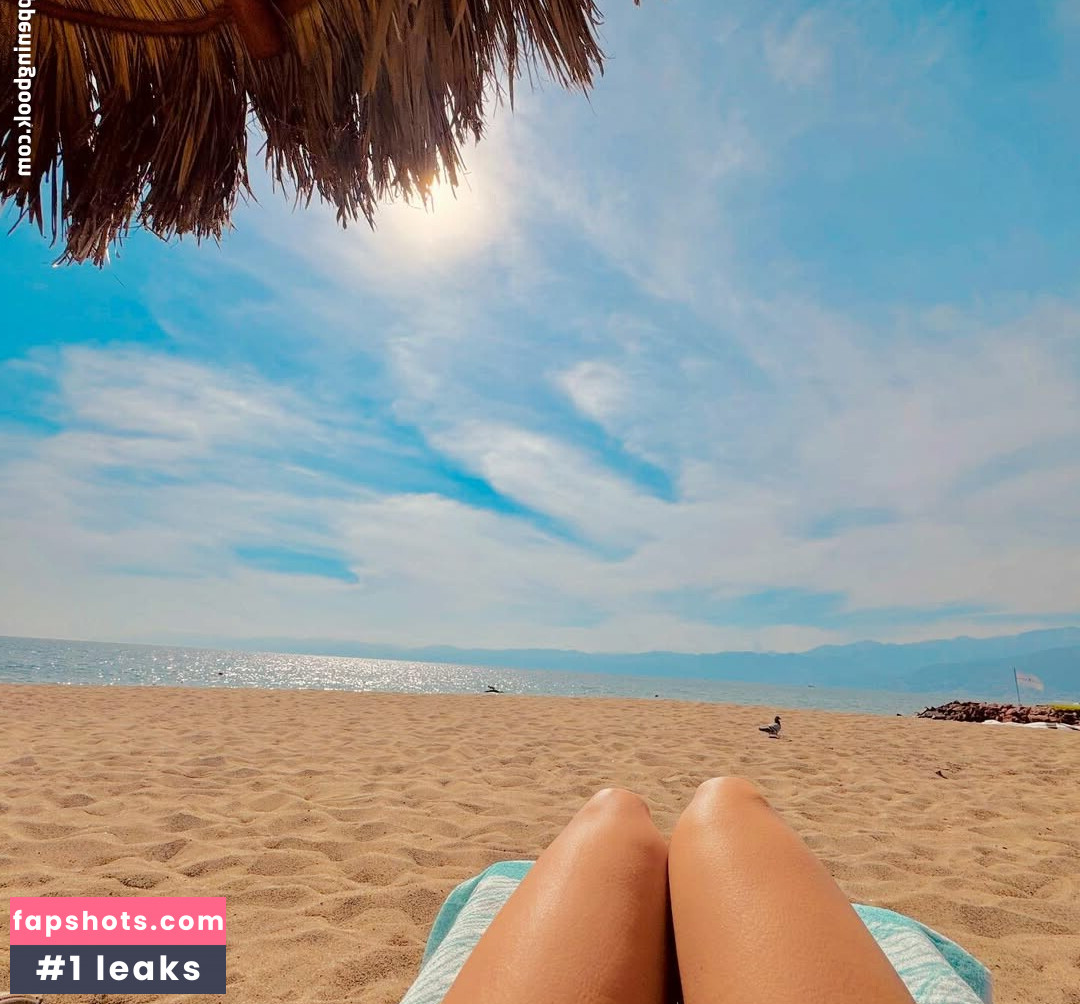 María León gallery photo #5