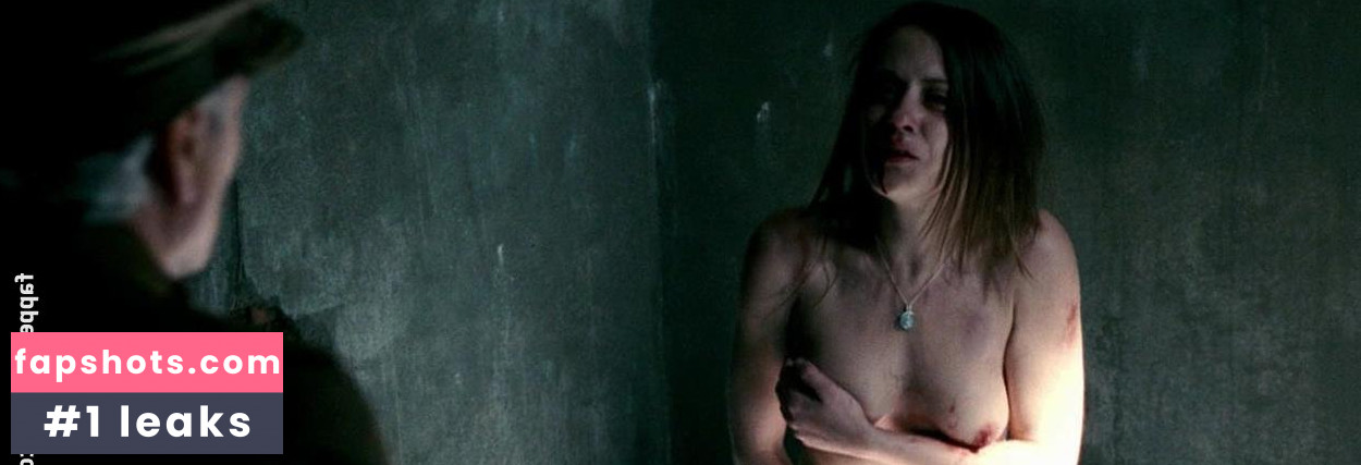 María León gallery photo #9