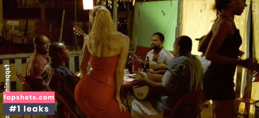 Maria Luísa Mendonça Nude Leaks OnlyFans Photos #24 - LeakJerk